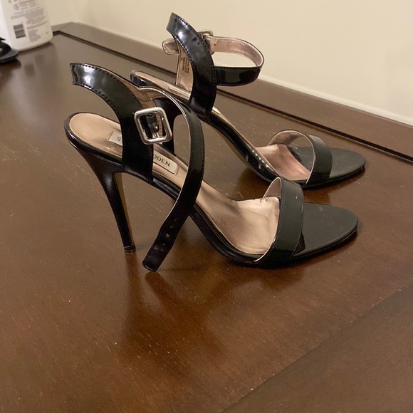 Shinny Heels - Picture 3 of 3